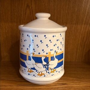 1980s goose 5 1/2 inch tall ceramic canister